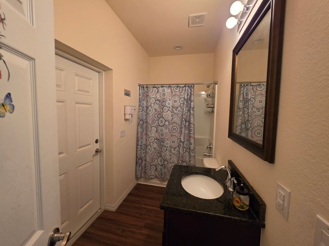 Building Photo - 6004 Pecan Cir