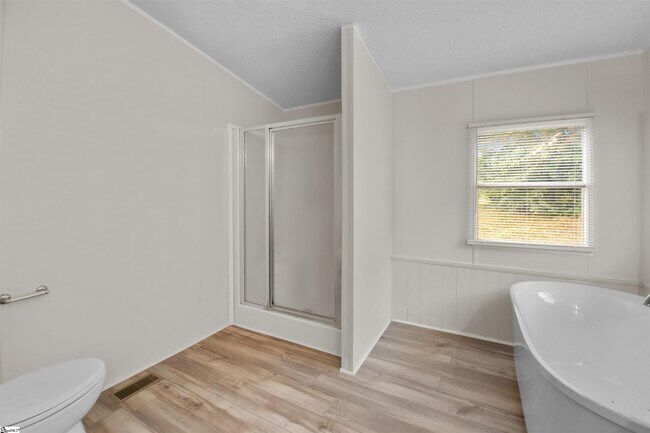 Building Photo - 296 Fish Camp Rd