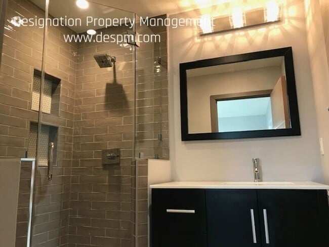 Building Photo - 3823 W Ave 42