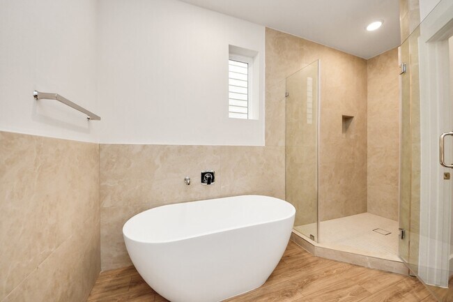 Building Photo - 5903 Urban Pnes St