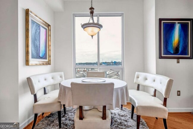 Building Photo - 711 Cosmopolitan Dr NE