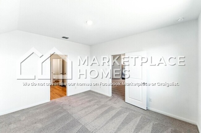Building Photo - 1151 Amy Dr