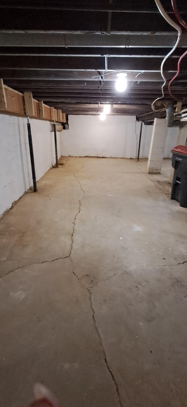 Building Photo - 1211 S 24th St