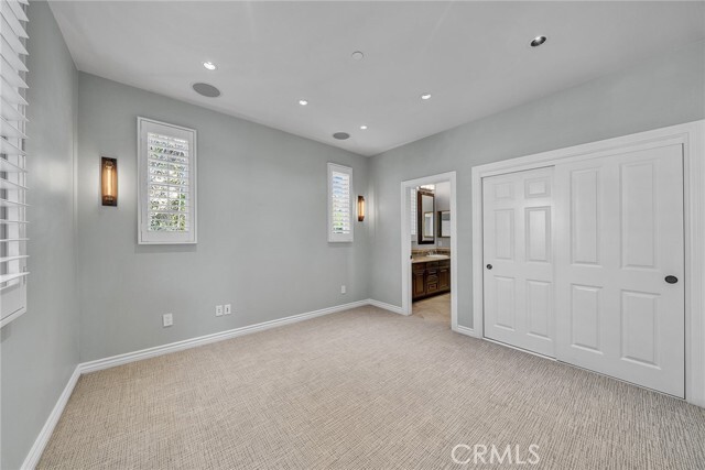 Building Photo - 19 Momento