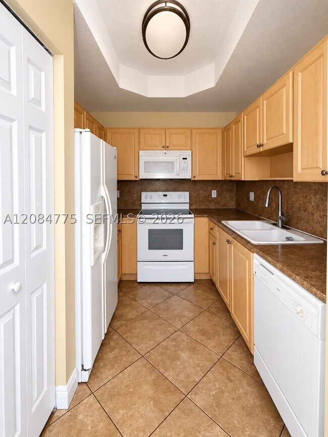 Building Photo - 2303 Clipper Pl
