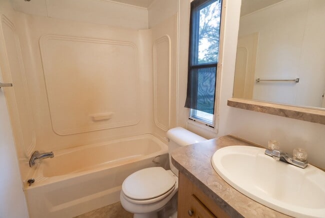 Building Photo - 6626 Moss Rose Dr