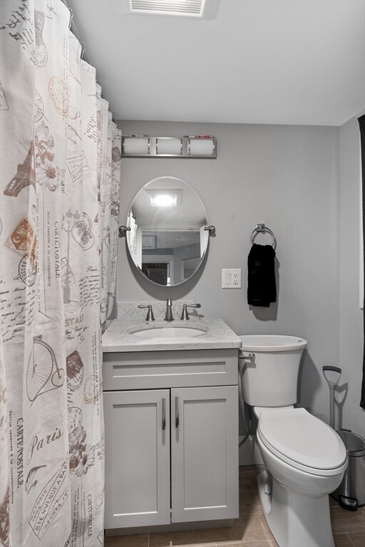 Building Photo - 7 Vining Ct