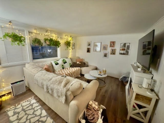 Primary Photo - 72 Charles St