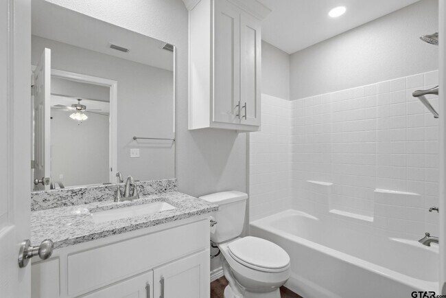 Building Photo - 336 Timberline Dr