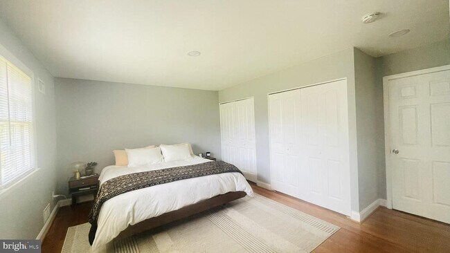 Building Photo - 12826 Camellia Dr