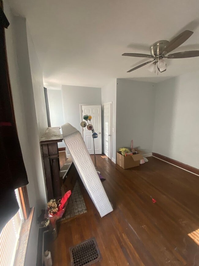 Building Photo - Two Bedroom in Cincinnati!