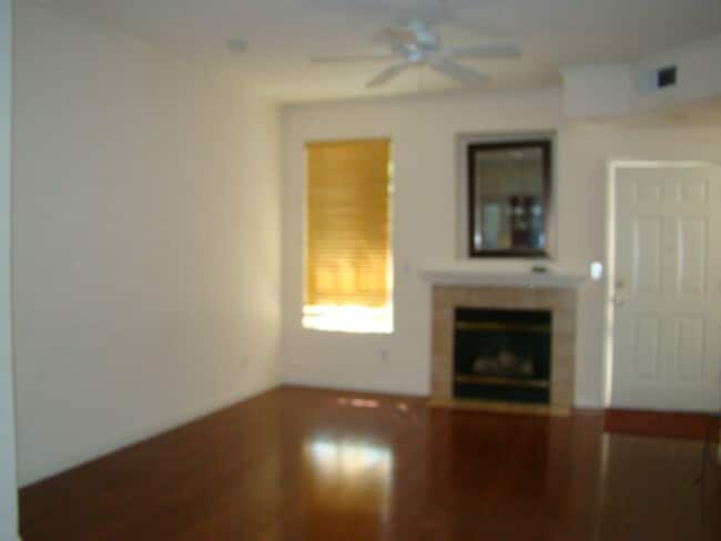 Building Photo - Townhouse 2 bedroom, 2 bath, washer/dryer, refrigerator, 2 car garage, patio