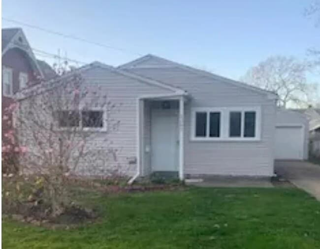 Building Photo - 5260 South St