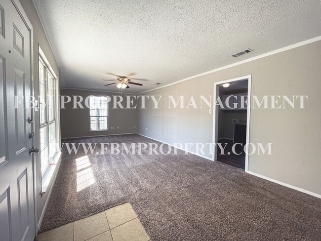 Building Photo - 136 Highland Dr