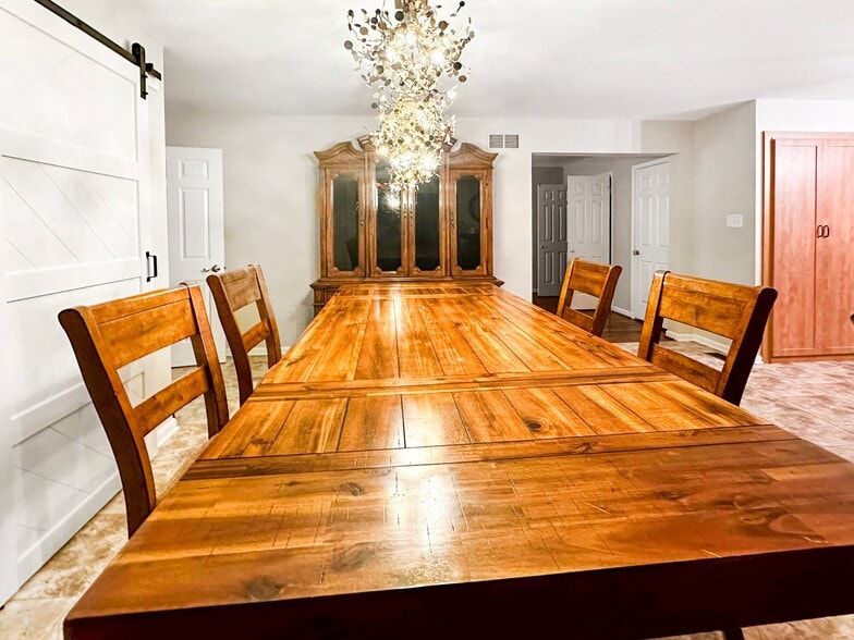 Building Photo - 6636 Isle of Skye Dr