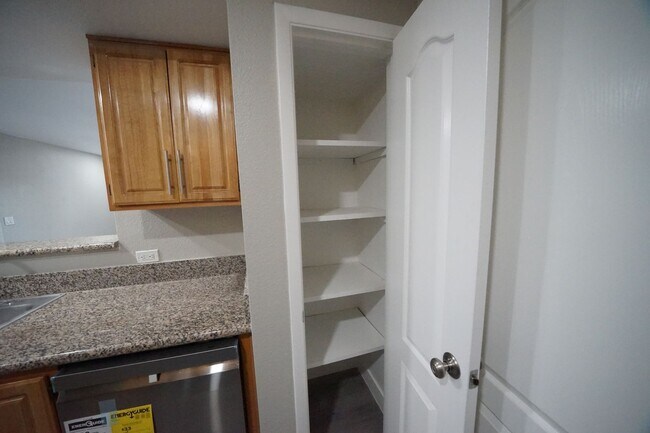 Building Photo - SHOWINGS AVAILABLE NOW