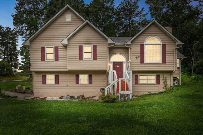Building Photo - Charming 4BR House in Douglasville
