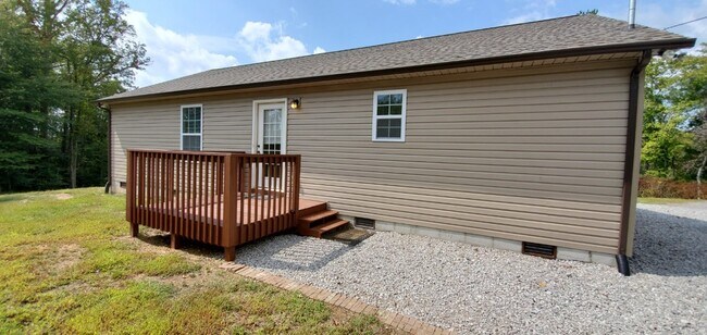 Building Photo - 302 Joel Rd