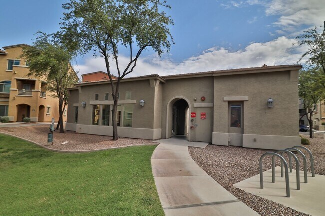 Building Photo - 240 W Juniper Ave