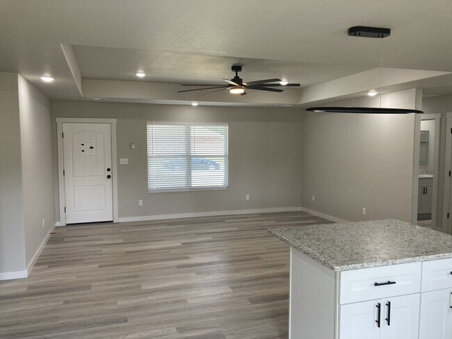 Building Photo - 10423 Preston Ct