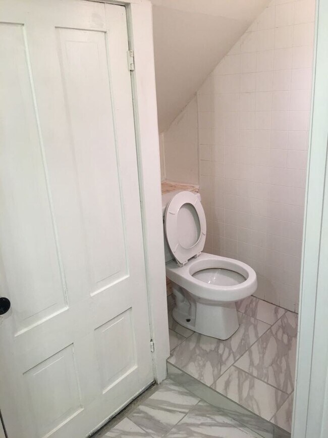 Building Photo - 21 Pleasant St