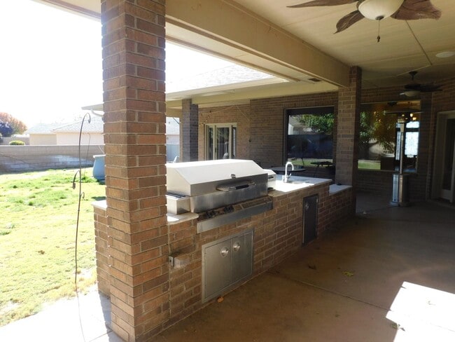 Building Photo - Check out this beautiful home located in o...