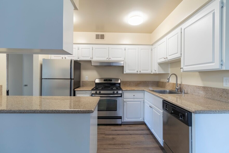 Interior Photo - Riverside Gardens