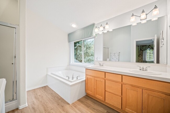 Building Photo - 16044 SE Flavel Dr