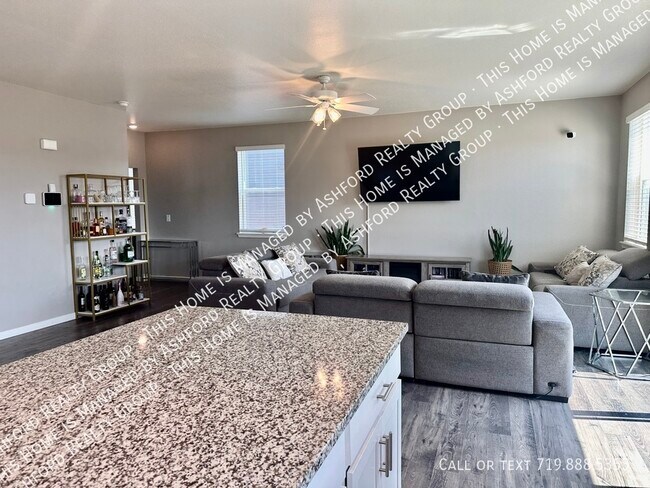 Building Photo - 10225 Castor Dr