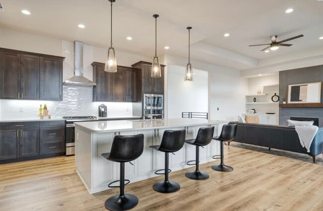 Building Photo - Luxury New Construction Five Bedroom Three...