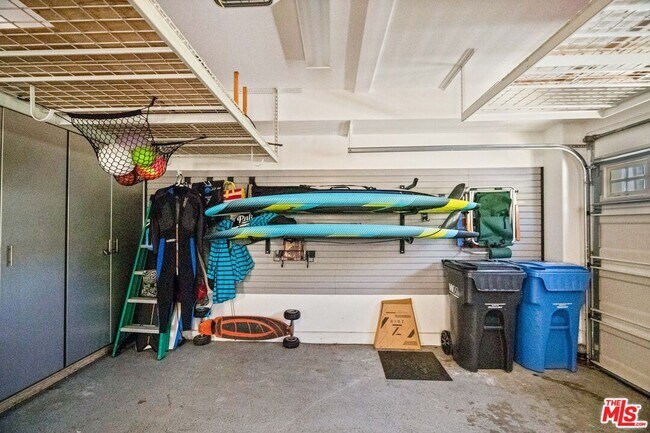 Building Photo - 6450 Lunita Rd