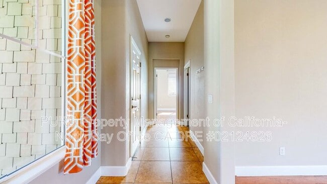 Building Photo - 8744 Merlot Way