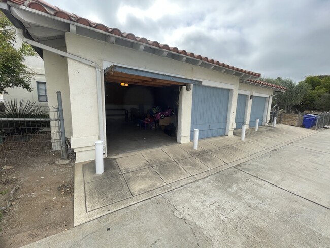 Building Photo - 2135 K Ave