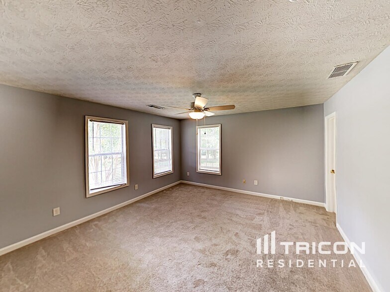 Building Photo - 108 Aristocratic Way