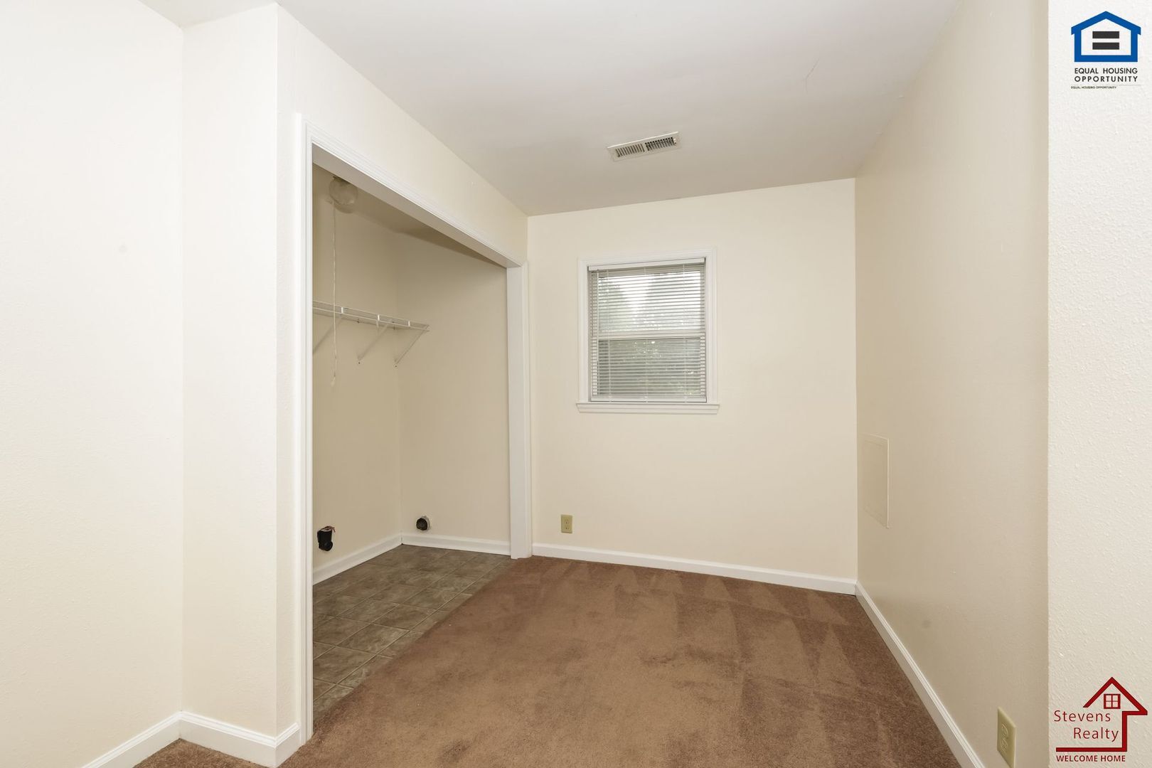 Building Photo - 702 Couch St