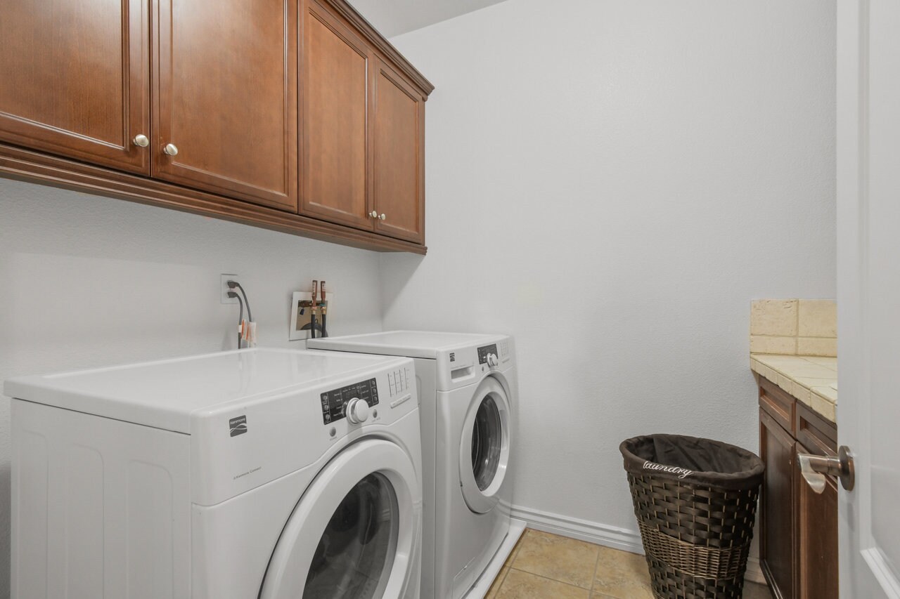 Building Photo - 2917 Babbling Brook Rd