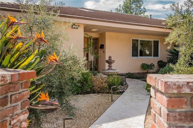 Building Photo - 13104 Magnolia Blvd