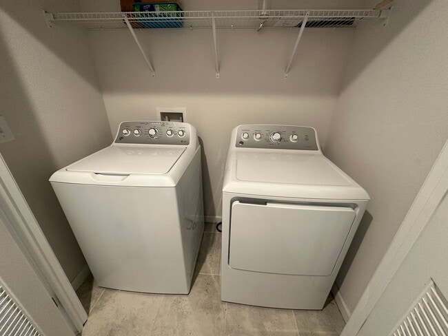 Building Photo - 4 Bedroom 2.5 Bathroom in Winter Haven