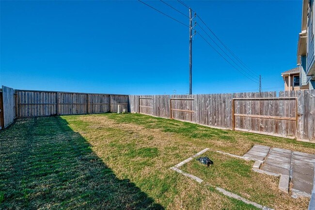 Building Photo - 2523 Terrace Point Dr