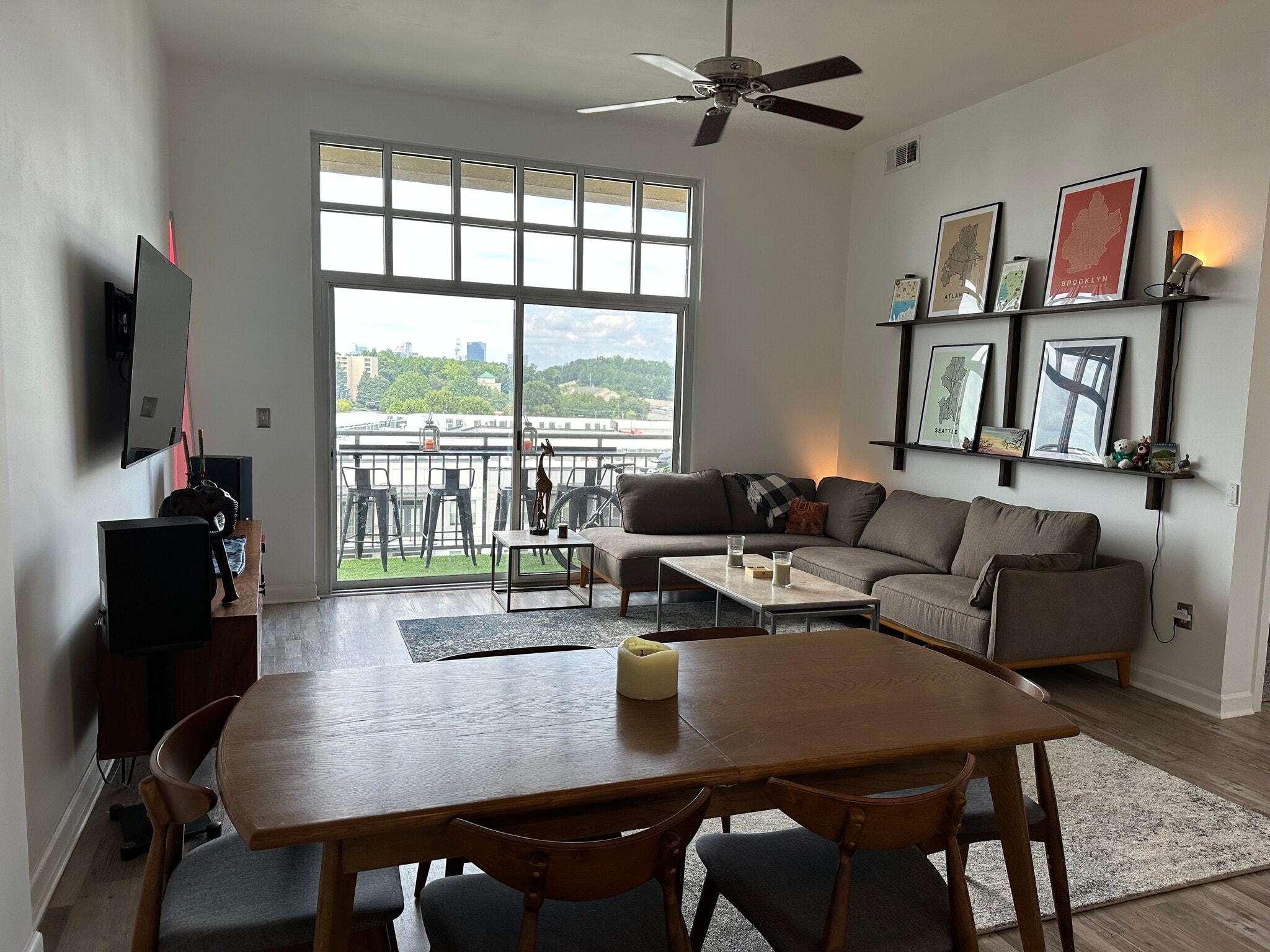 Building Photo - 711 Cosmopolitan Dr NE