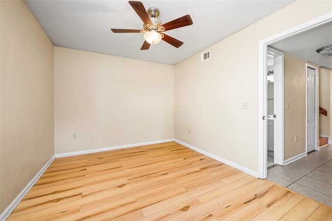 Building Photo - 4427 SW 21st Ln