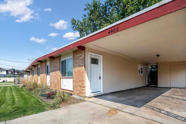 Building Photo - 2bd, 1b Cozy Home awaits in Boise Bench!