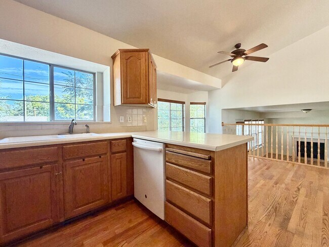 Building Photo - 717 E Hundley Hvn Cir