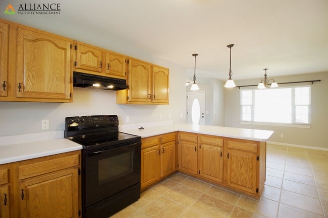 Building Photo - Beautiful 4 Bedroom - 2 Bath Home Close to Flint Hills Christian School!