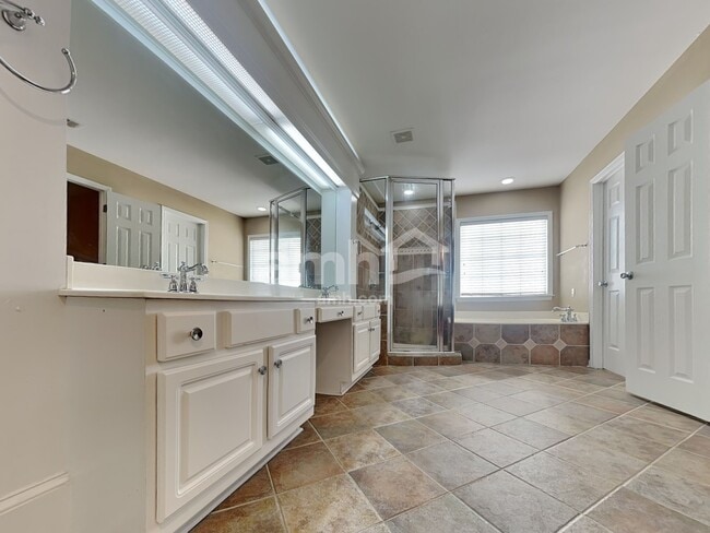 Building Photo - 5715 Oxborough Way