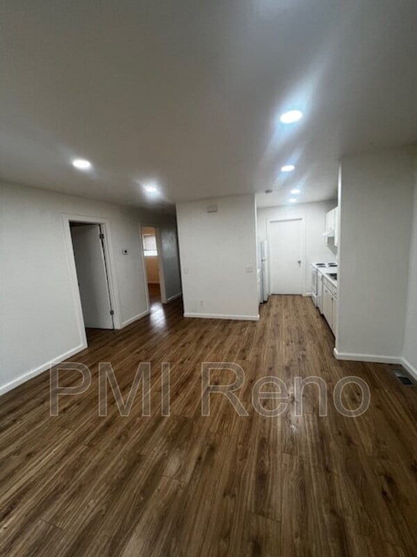 Building Photo - 1062 H St
