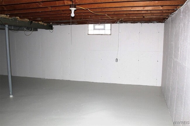 Building Photo - 300 Sundridge Dr