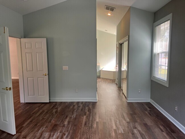 Building Photo - Charming 3BR Home in Rose Hill!