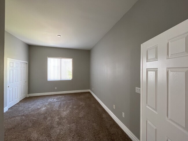 Building Photo - Stunning 2 story, 5-bedroom home in Rhodes Ranch