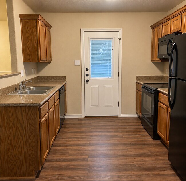 Building Photo - 511 Kacie Dr